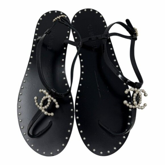 CHANEL Black Patent Leather CC Pearl Embellished Logo Flat Thong Sandals - Picture 6 of 11